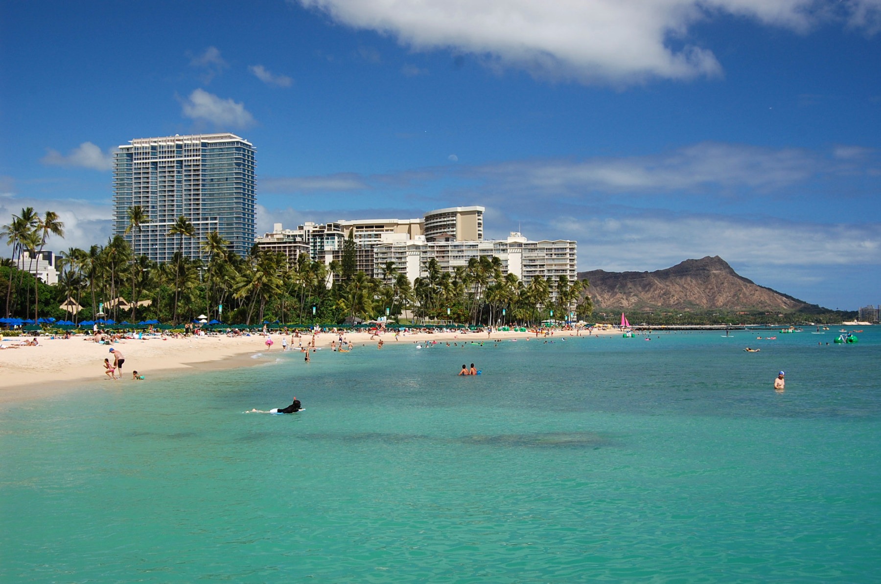 Diamond Head rising above Waikiki Beach and the turquoise ocean on Oahu